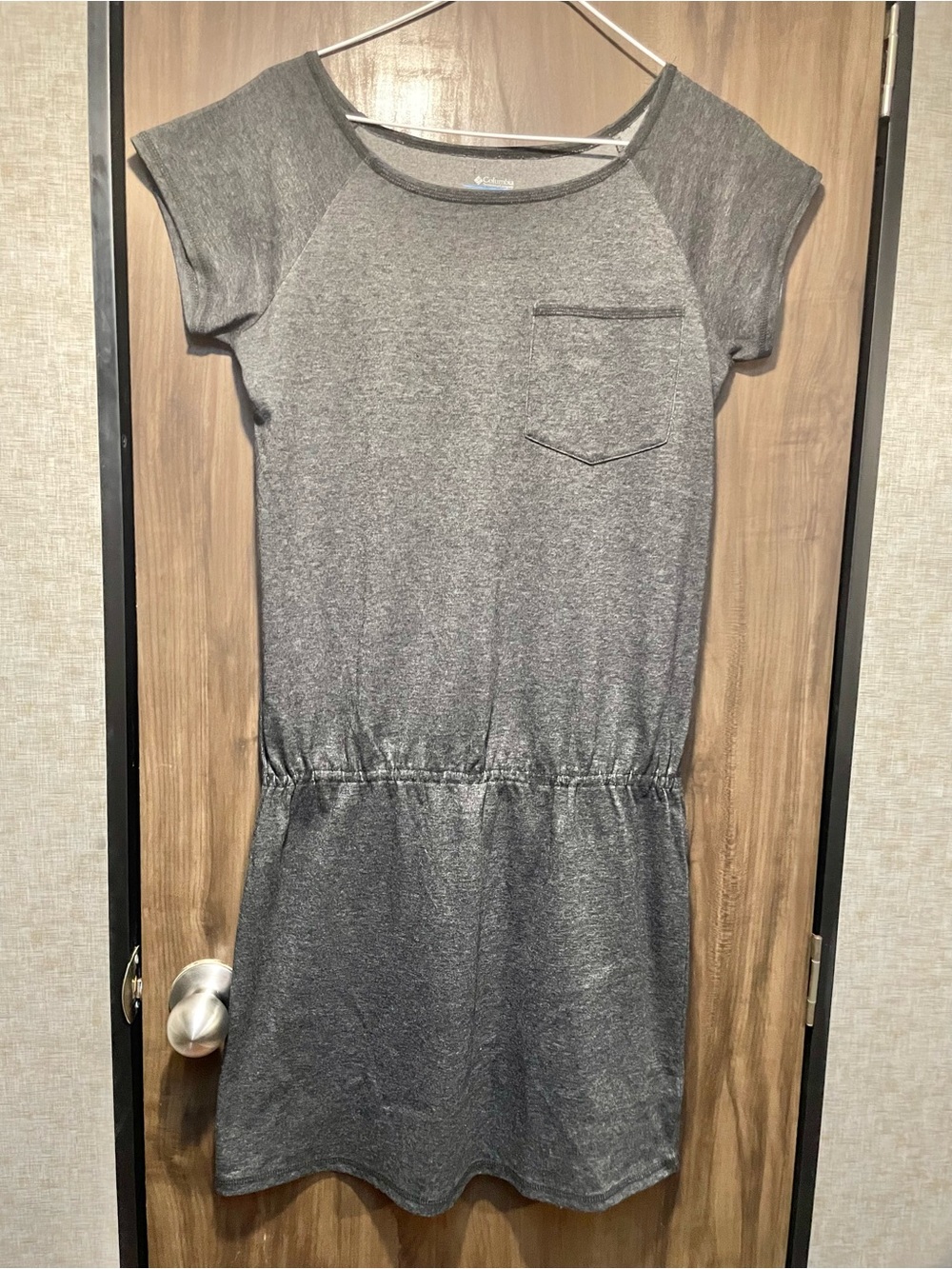 Columbia Gray Short Sleeve Athletic Dress